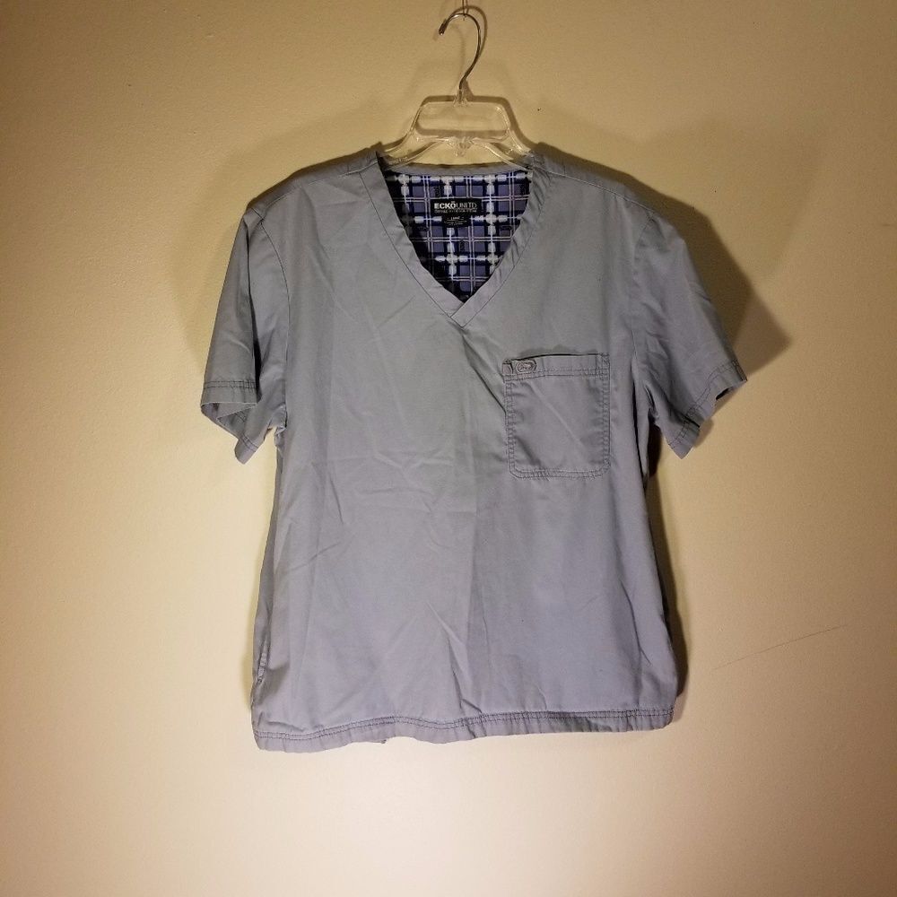 Ecko Unltd light blue scrub top